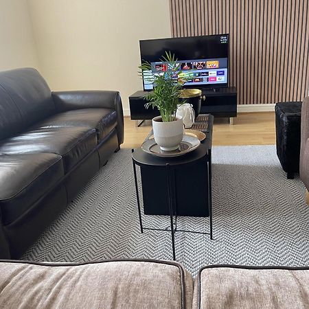 2-Bed Apartment - Sleeps 4 - Street Parking - Wifi مانشستر المظهر الخارجي الصورة