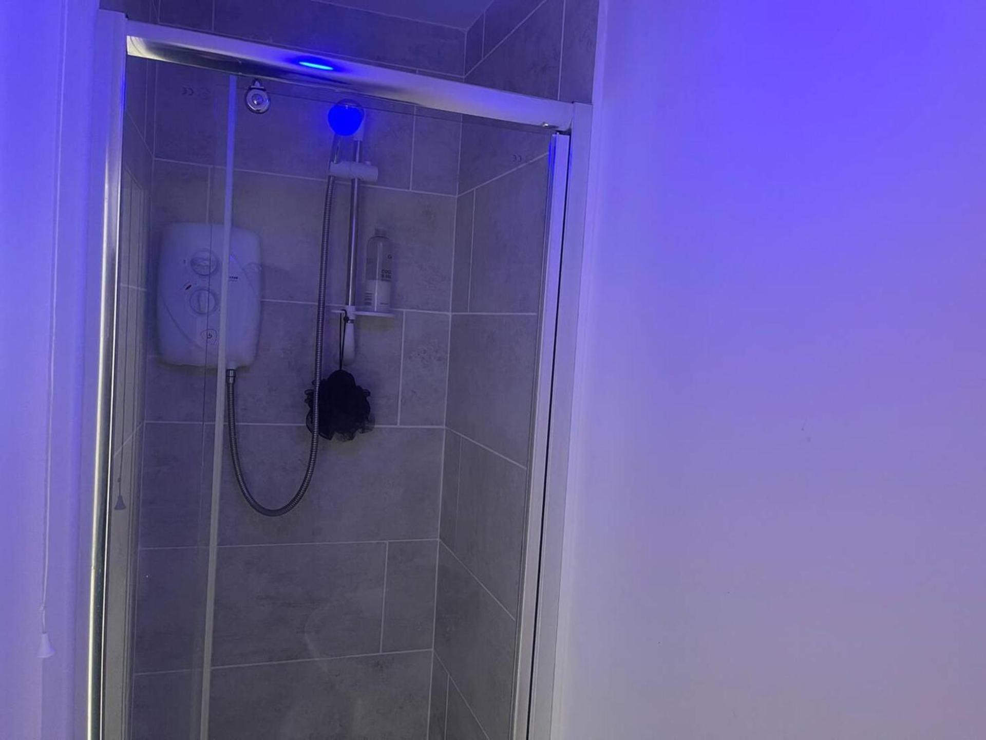 2-Bed Apartment - Sleeps 4 - Street Parking - Wifi مانشستر المظهر الخارجي الصورة