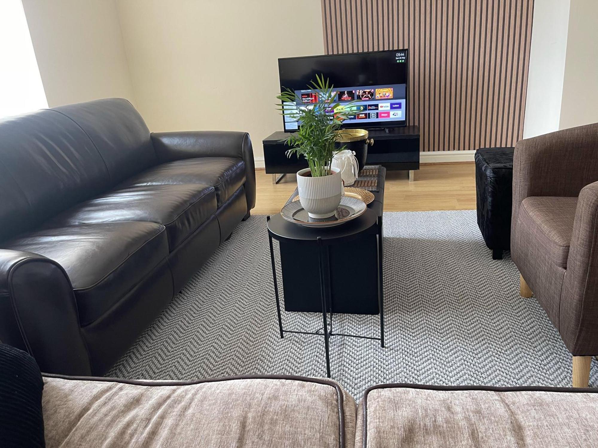 2-Bed Apartment - Sleeps 4 - Street Parking - Wifi مانشستر المظهر الخارجي الصورة