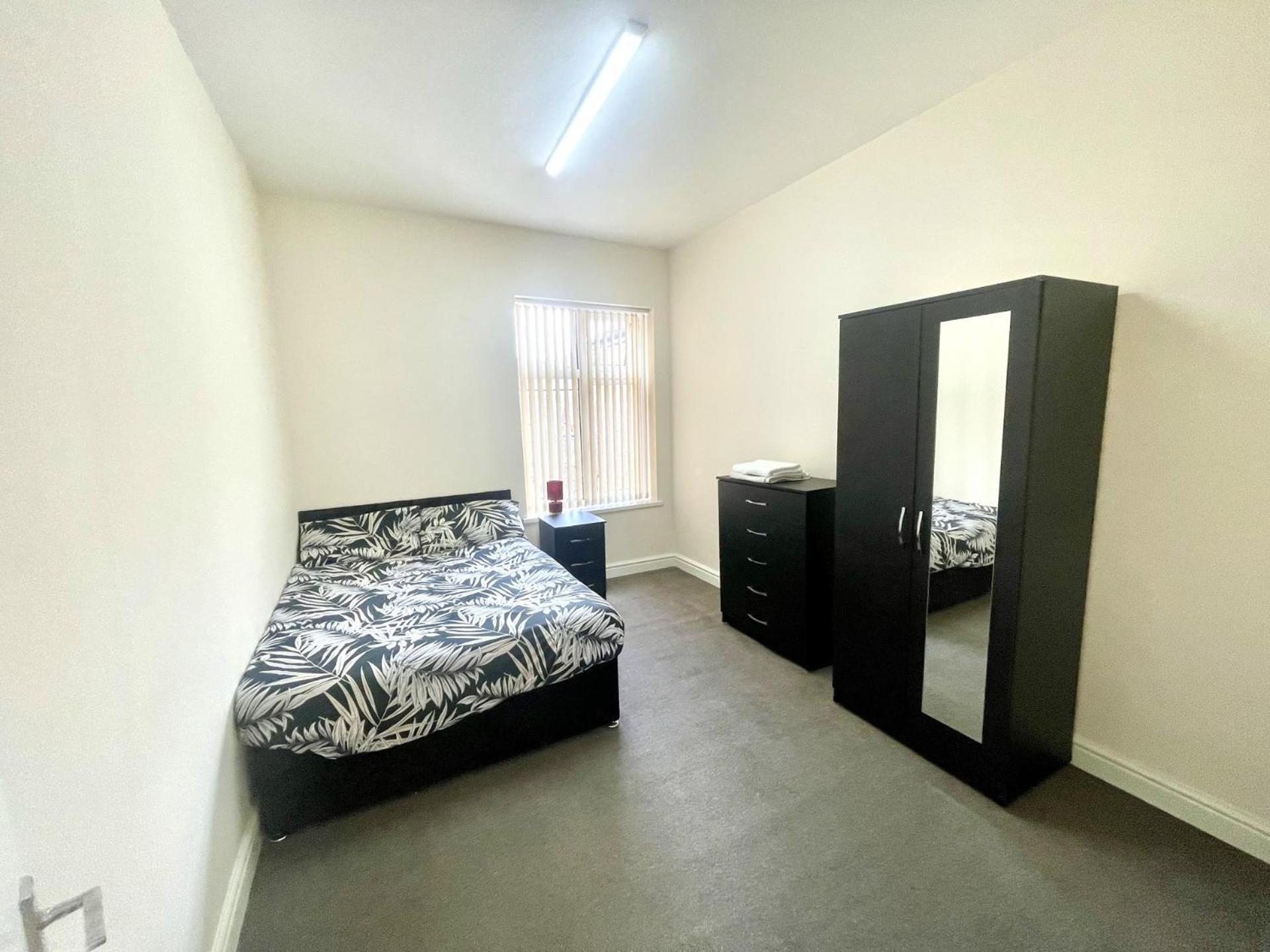 2-Bed Apartment - Sleeps 4 - Street Parking - Wifi مانشستر المظهر الخارجي الصورة