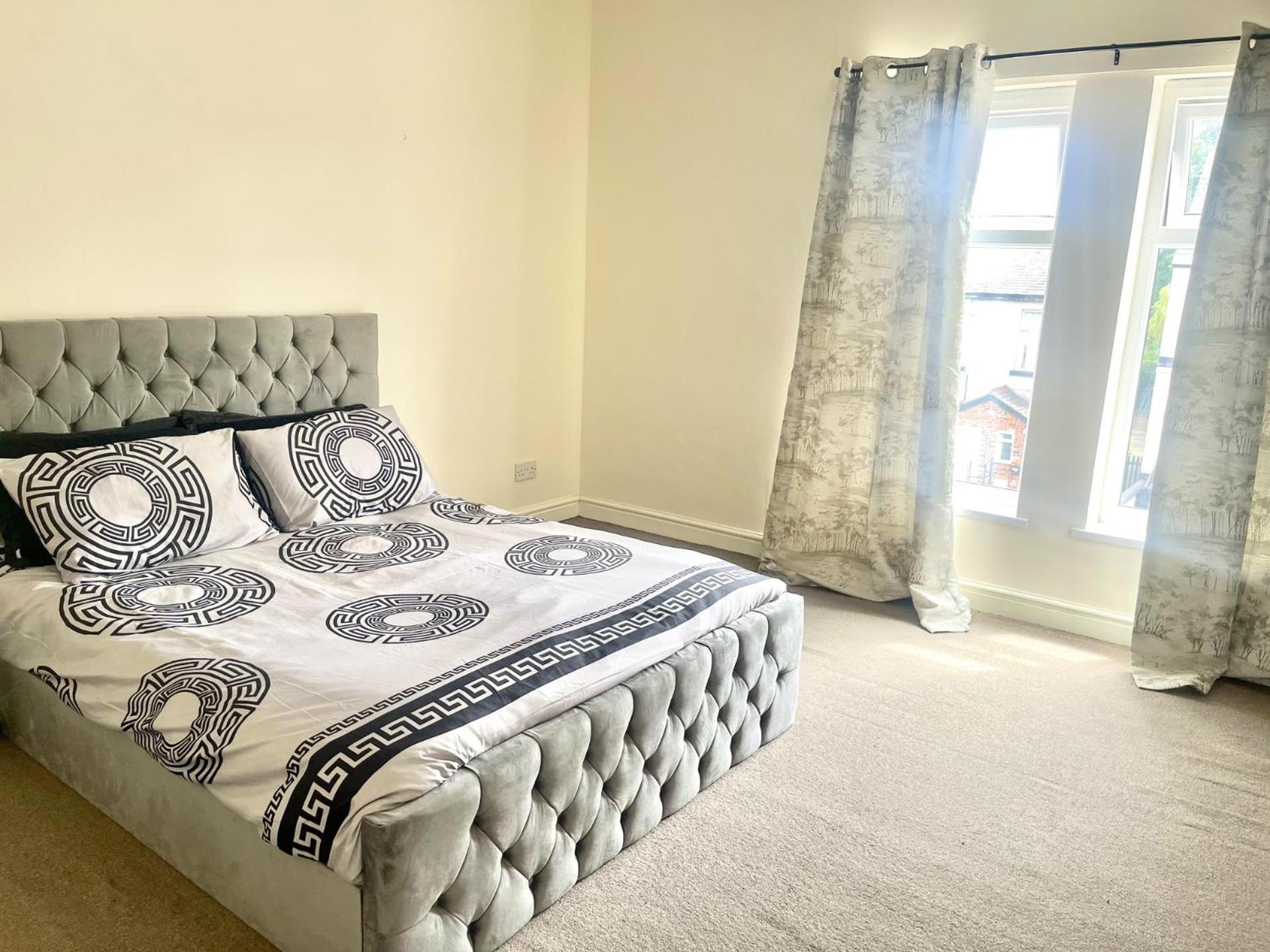 2-Bed Apartment - Sleeps 4 - Street Parking - Wifi مانشستر المظهر الخارجي الصورة